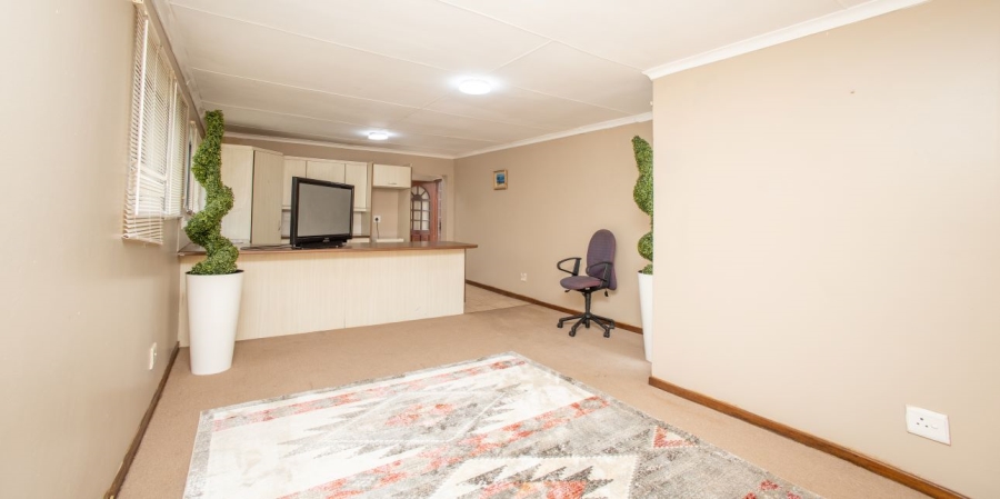 5 Bedroom Property for Sale in Vincent Heights Eastern Cape